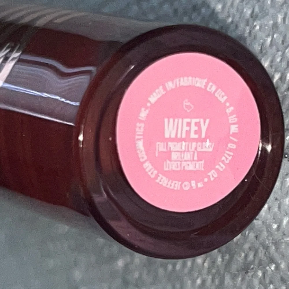 Jeffree Star  Lip Gloss
